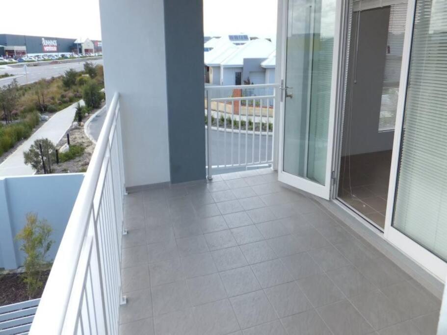 Modern Luxury 1 Bedroom Apartment - Walk To The Shops! Free Wifi Clarkson Exterior foto